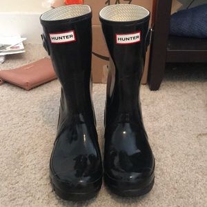 Short black Hunter rain boots